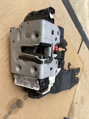 14 15 16 17 18 Dodge Ram 2500 puerta delantera derecha cerradura pestillo actuador fabricante original 2014 Foto 1 de 4