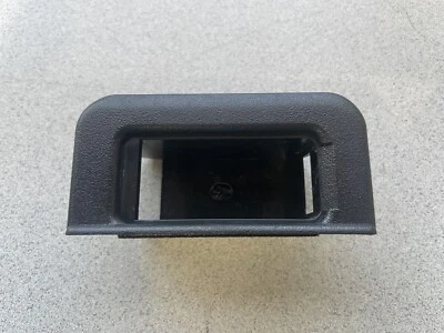 Mercedes-Benz ML320 1998-2003 ~ moldura de luz del panel de la puerta izquierda ~ A1638250209 ~ OEM Foto 1 de 3