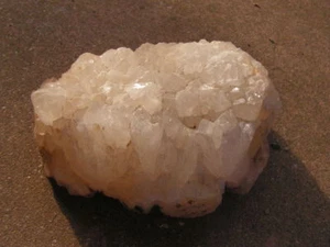 belle pierre blanche aragonite ??? - Picture 1 of 4