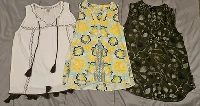 Lot of 3 Blouses Womens XS Tops Loft Crown & Ivy Mossimo Boho Floral Tasseled - Imagem 1 de 4