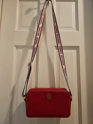 Tommy Hilfiger Camera Crossbody Adrienne II Red Pebble Bag Logo Strap*Exc Cond  - Image 1 of 4