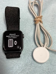 Apple Watch Series 4 40mm GRAY Aluminum Case Sport Band (GPS+cellular) - Photo 1 sur 5
