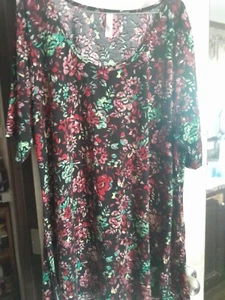 Lularoe Womens Size 3XL Black And Floral Long Tee Nice Condition - Picture 1 of 4