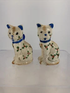 Vintage Salt & Pepper Shaker Cat Stitched Quilted Flowers Blue Bow Stamped Japan - Picture 1 of 7