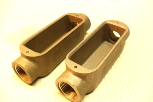 QTY 2 - Crouse-Hinds C29 , Aluminum 3/4" Rigid Conduit Outlet Body - Picture 1 of 4