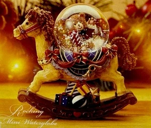Kirkland Mini Caballo Mecedor Globo de Nieve Navidad Estante Decoración Muñeco de Nieve - Imagen 1 de 8