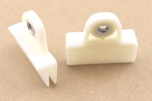 2 Door Window Glass Holder Support Clip For Nissan D21 Hardbody Frontier Pickup - Picture 1 of 4
