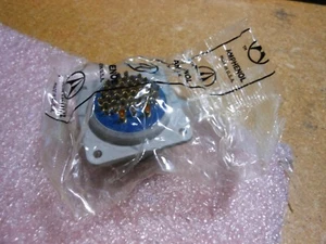 AMPHENOL CONNECTOR PART # 67-02E22-68P NSN: 5935-00-950-7345 - Picture 1 of 6
