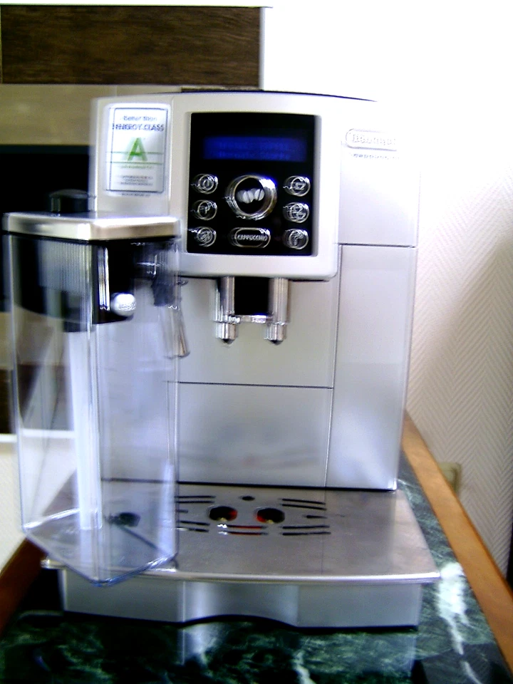DeLonghi Cappuccino ECAM 23.450S  Milchtank Neu OVP Generalüberholt, Gewährleist - Bild 1 von 4