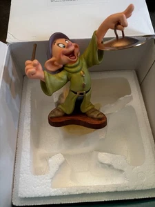 Walt Disney Classic Collection Snow White 7 Dwarves Dopey w;/cymbol figurine MIB - Picture 1 of 3