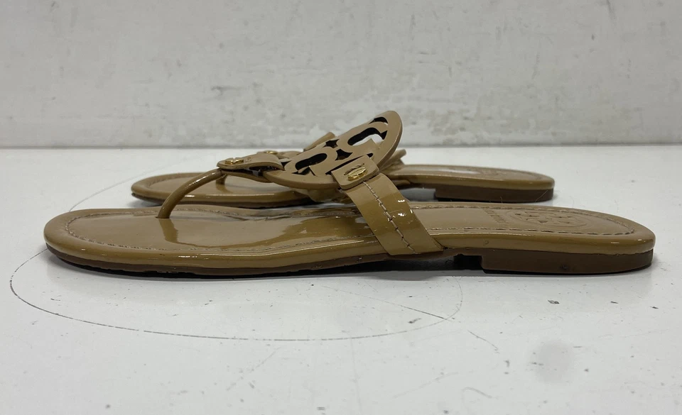 Sandálias tanga femininas Tory Burch couro envernizado tamanho 6.5 - Imagem 1 de 4