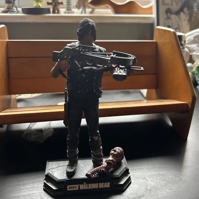 Boneco de ação The Walking Dead TWD Daryl Dixon 15cm AMC TV com suporte brinquedo de presente - Imagem 1 de 4