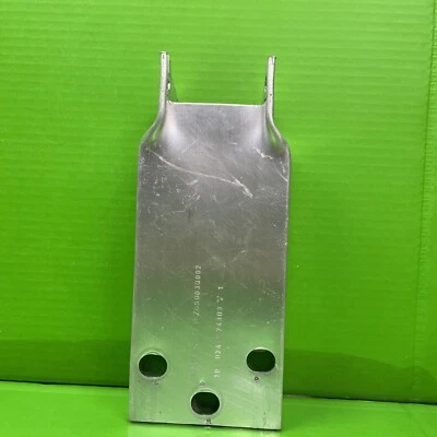 MERCEDES BENZ C300 SUPORTE DE REFORÇO MOTORISTA ESQUERDO 2015 2016 C400 A2056200595 - Imagem 1 de 4