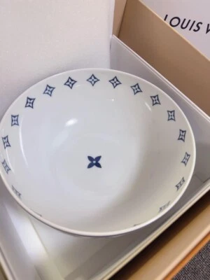 Louis Vuitton Plato Grande Monograma Flor Azulejo Azul Plato Vajilla Sin Usar Foto 1 de 4