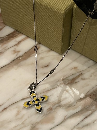 GUCCI Collana Croce Argento Sterling Smalto Blu e Giallo GG Italia