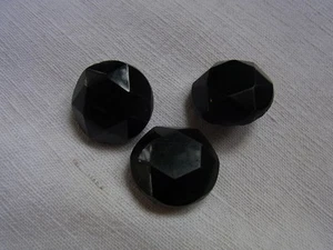 bv25/ 3 boutons anciens verre noir facettes dia23 3 faceted black glass buttons - Imagen 1 de 3
