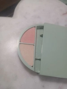 Clinique ombretto morbido pressato ombretto CHAMPAGNE / SETA PESCA 0,06 oz LEGGI - Foto 1 di 2