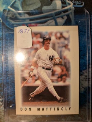 1986 Topps League Leader Minis - Don Mattingly #28🔥⚾FREE SHIPPING 🔥⚾ - Image 1 of 3