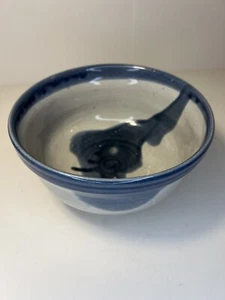 Cuenco de cerámica esmaltado por goteo hecho a mano firmado por artista gris y azul esmalte para servir - Imagen 1 de 11
