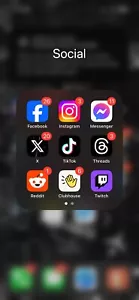 iphone ( avec Tik Tok ) - Photo 1 sur 1