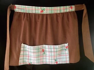 Delantal de anfitriona marrón vintage estampado fresa cintura bolsillo cocina retro AP20 - Imagen 1 de 9