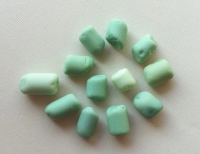 12 Piezas Vidrio de Mar Peinado Playa VERDE OPACO OPACO, ¡Secciones de Mango! Foto 1 de 4