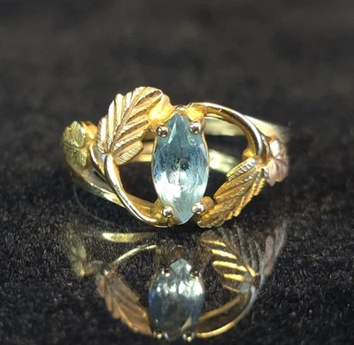 Anillo de oro 10K tricolor Black Hills con topacio azul marquesa - talla 6,5 Foto 1 de 4