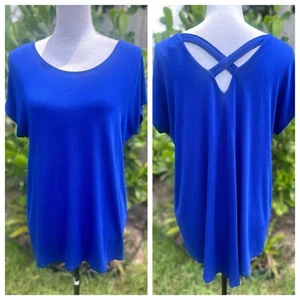 Chico’s blaues Kurzarm-Top mit Rückendetail blau Größe 1P oder US Med Petite - Bild 1 von 8