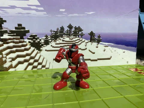 USED Marvel Super Hero Squad CRIMSON DYNAMO Cover