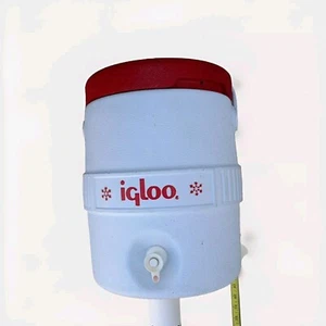 Vintage Iglu 2 Gallonen Rot & Weiß Getränkekühler Kanne Made in USA Ausguss - Bild 1 von 8