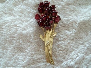 Vintage Red Rose Bouquet Pin, Gold Tone Metal, Painted Red Enamel - Picture 1 of 3