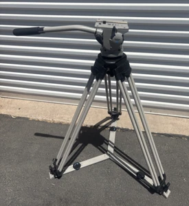 Vinten Vision 8 Tripod System w/ Perfect Balance Head and Ground Spreader - Picture 1 of 16
