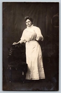 Postcard RPPC Studio Portrait of Woman Amputee N Lovely Gown "One Arm" A5 - Picture 1 of 2