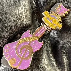 TAMPA SEMINOLE 🙂 Hard Rock Hotel & Casino®HRH PIN 🙂 2013 Service Award PINK GITARRE 🙂 - Bild 1 von 3
