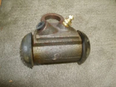 Nuevo de Lote Antiguo 1969-1971 Ford Galaxy LTD XL TAMBOR FRENO RUEDA CILINDRO LH C9AZ-2062-A Foto 1 de 3