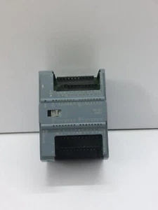 SIEMENS SIMATIC S7-1200 SM 1223 DC/RLY 6ES7 223-1PL32-0XB0 - Picture 1 of 12