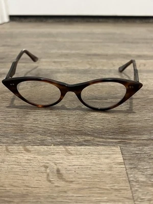 Vintage 5 1/2 USA Faux Tortoise Cat-Eye Eyeglasses Plastic Frame Only 44-21 - Image 1 of 4