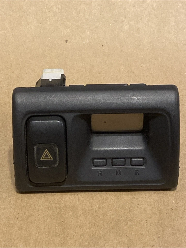 Honda Accord 1998-2000 montado en el tablero reloj digital cupé y sedán con peligro OEM Foto 1 de 4