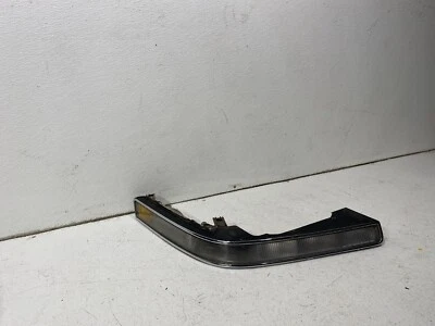 1988-1991 Buick Reatta right passenger turn signal lamp marker light assembly   - Изображение 1 из 4