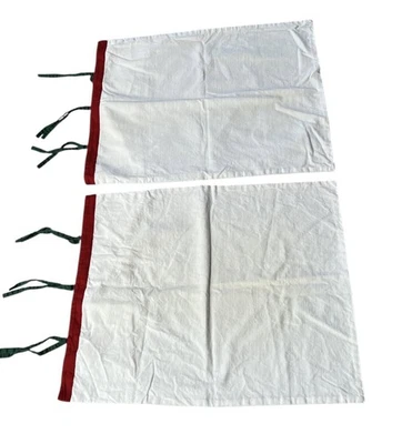 Conjunto de 2 gravatas de algodão verde vermelho branco baga de pinho padrão Crate & Barrel - Imagem 1 de 4