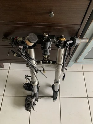Honda CBR1000RR 2006-2007 horquillas delanteras suspensión con triple árbol y frenos Foto 1 de 3