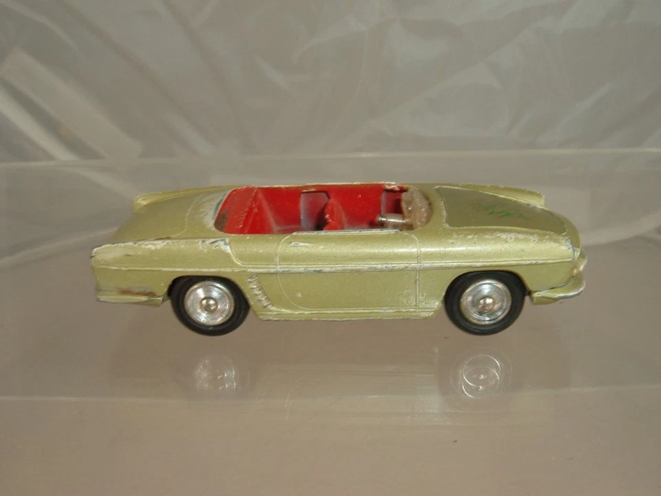 CIJ RENAULT FLORIDE NEEDING NEW WINDSCREEN & S WHEEL - Image 1 of 1