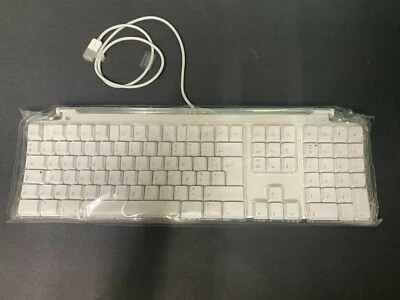 New Apple Pro Keyboard M7803 White USB Wired - French Keyboard Layout - Image 1 of 4