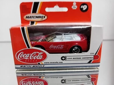 MATCHBOX 1999 FORD MUSTANG CONVERTIBILE COCA COLA IN SCATOLA - Immagine 1 di 4