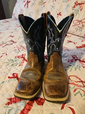 Botas Ariat Tombstone marrón con costuras azules talla 1 para niños Foto 1 de 4