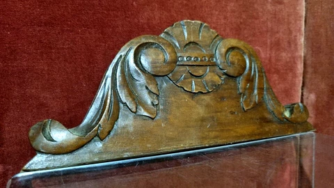 Scroll leaf crowned wood carving pediment - Antique French architectural salvage Cover