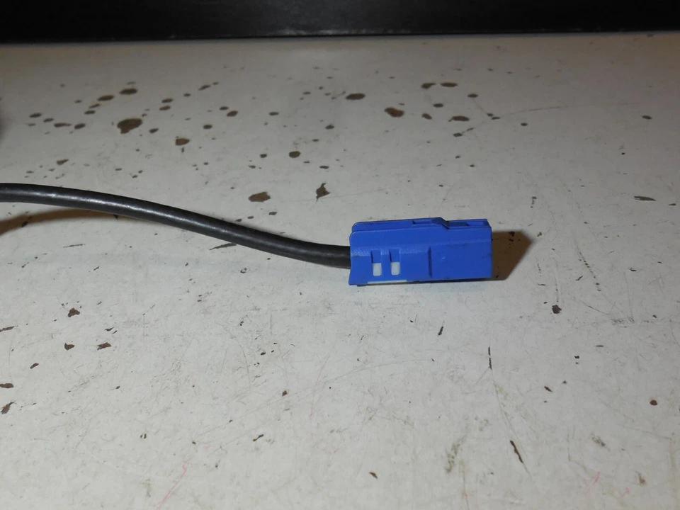 Conector de telar de cableado estéreo de 1 puerto enchufe azul 723-744 07-10 Mercedes Benz CLS550 Foto 1 de 4