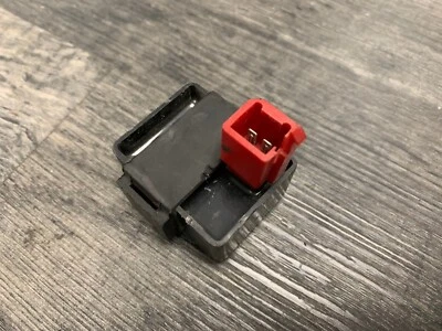 Relé de bomba de combustible Kawasaki ZX9R ZX6R ZX11 Ninja OEM 27002-1065 * Foto 1 de 4