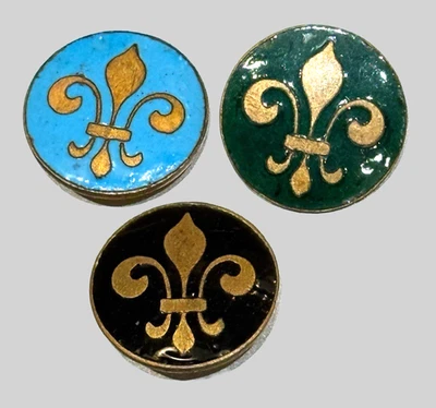 3 botones VICTORIAN ESMALTE FLOR DE LIS medianos 7/8" Foto 1 de 2