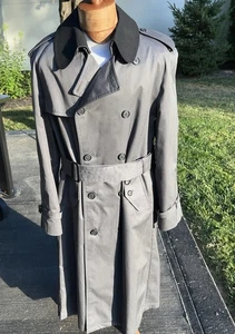 Vintage Coburne Square grauer Trenchcoat mit Gürtel und schwarzem Kragen, 42 lang - Bild 1 von 11